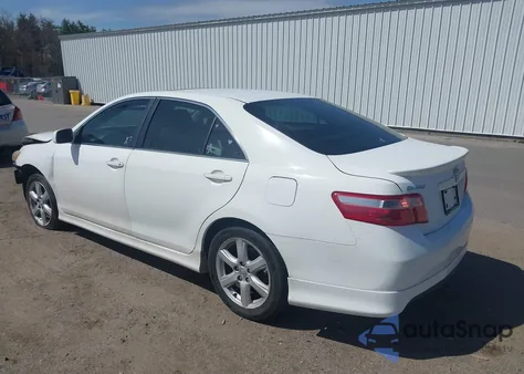 2008 Toyota Camry Se z USA, uszkodzony, nr VIN 4T1BE46K78U758864